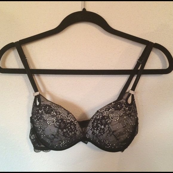 !!SALE!! Victoria's Secret Lace Push-Up Bra 32C