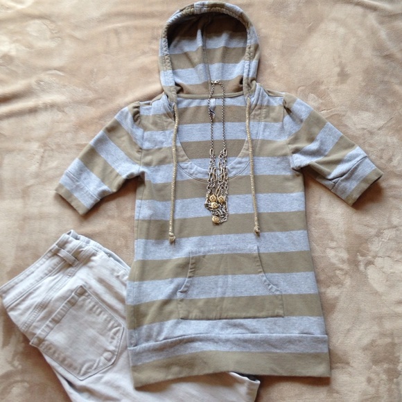Hooded top