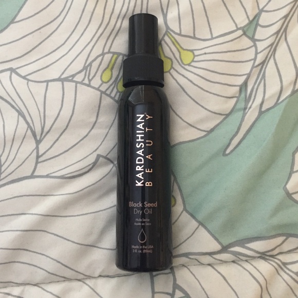 Kardashian Beauty Black Seed Dry Oil