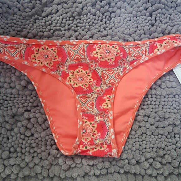 NWT Tillys bikini bottom in coral pink