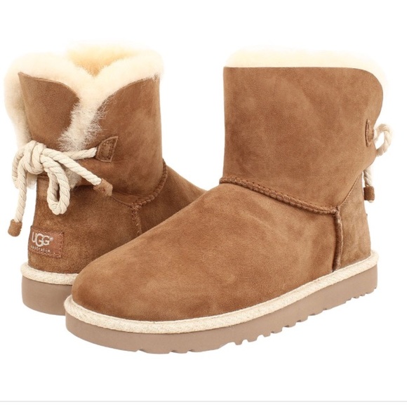 [SOLD] Brand New Ugg Boots Selene - Picture 2 of 4