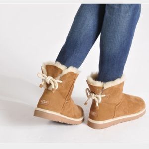 [SOLD] Brand New Ugg Boots Selene