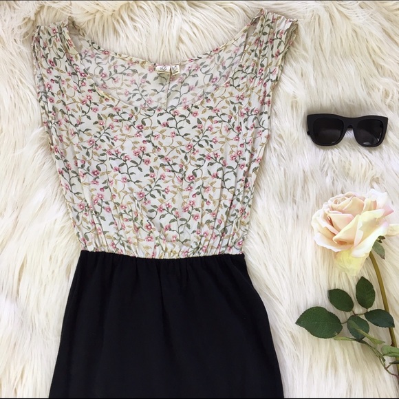 Urban Outfitters Dresses & Skirts - Urban Renewal Flower Dress