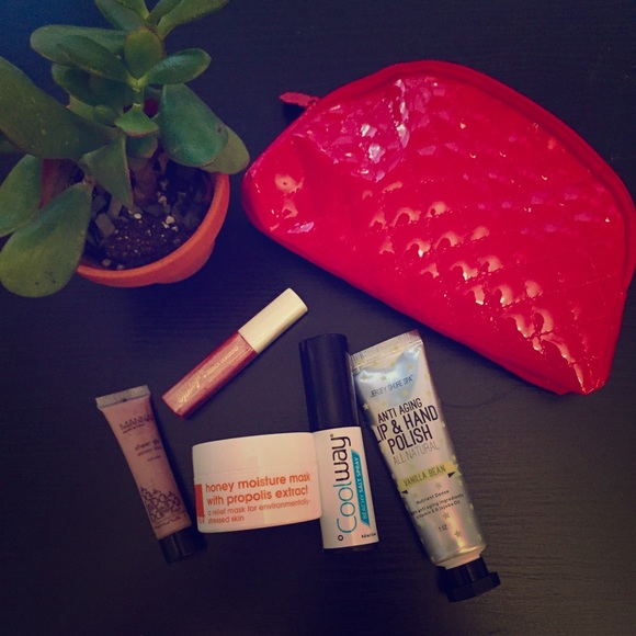 Ipsy Deluxe Makeup Samples + Makeup Bag