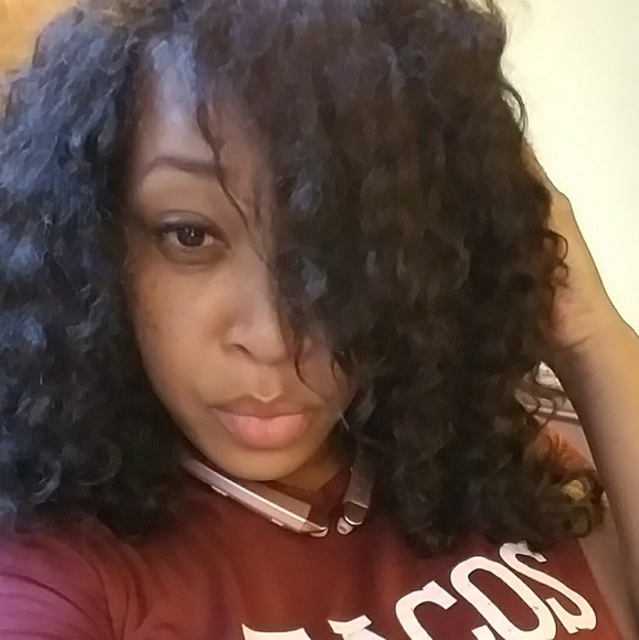 Meet your Posher, Steph - Picture 2 of 2