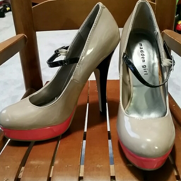 Steve Madden Shoes - DONATED Madden Patent Leather Platforms 7.5