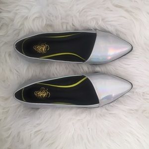 Holographic flats