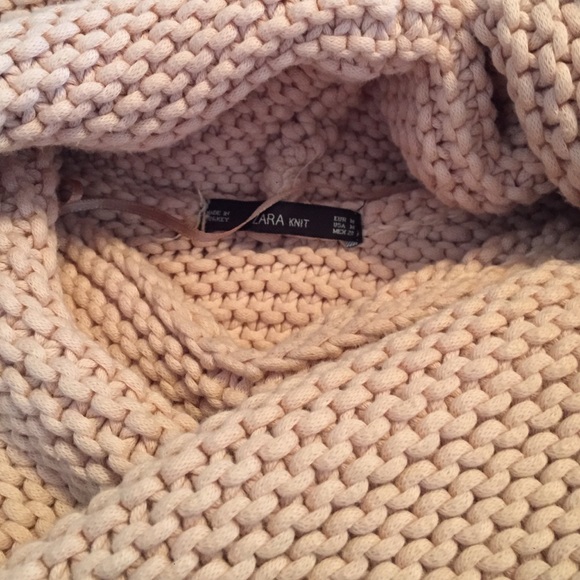 The highly Adored Zara loose knit turtle neck! - Picture 3 of 4