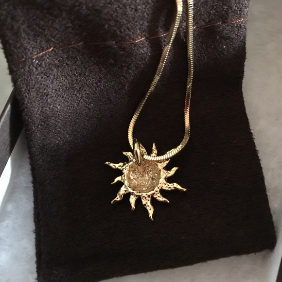 Here Comes the Sun ☀️ Gorgeous Sun Necklace - Picture 4 of 4