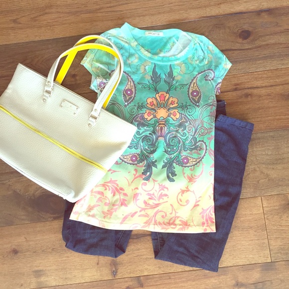 Arden B Fitted Graphic T-Shirt