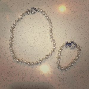 Pearl Necklace and Bracelet Set