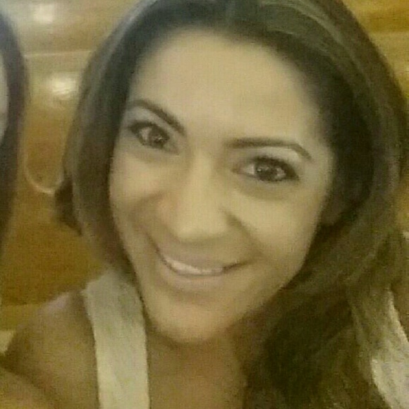 Meet your Posher, Adriana - Picture 1 of 1
