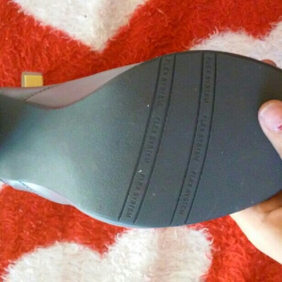 Yuo by crocs ankle boots - Picture 3 of 3