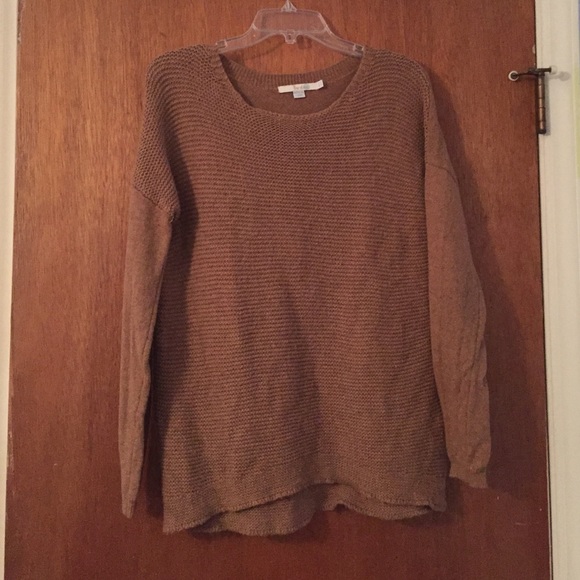 Slightly oversized textured brown sweater