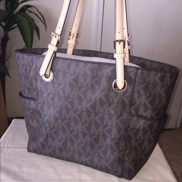 SOLD❌Michael Kors logo tote