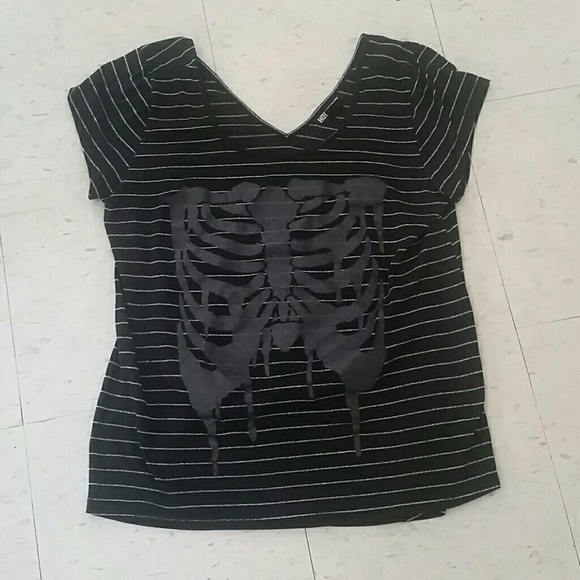 Pinstriped skeleton top