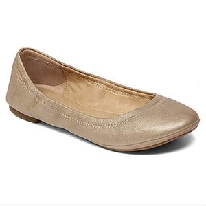 Lucky Brand Emmy Flats in Platinum