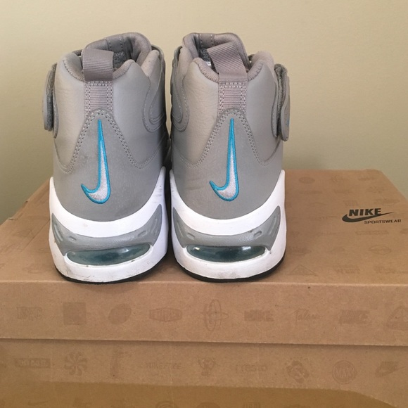Nike - Picture 3 of 4