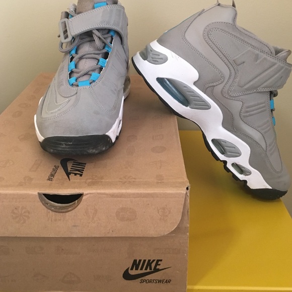 Nike - Picture 4 of 4