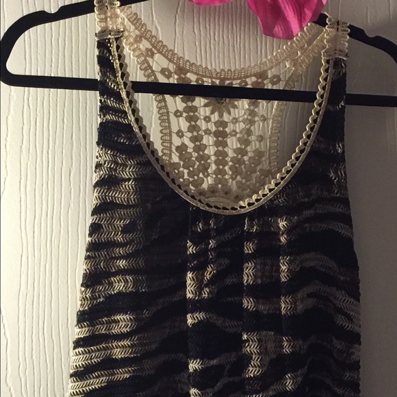 Beautiful Animal print w/lace and gold art on back