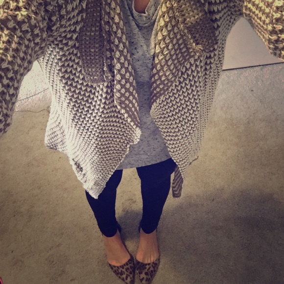 Tan/Cream Cardigan Sweater