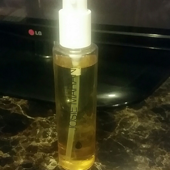 Josie Maran Argan Oil facewash