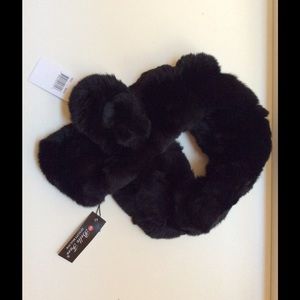 Rex Rabbit Fur Pompom Neckwarmer