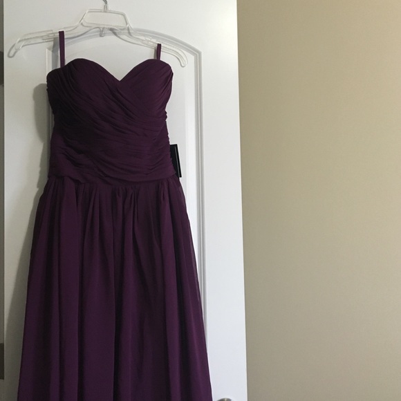 Gown - Picture 1 of 3