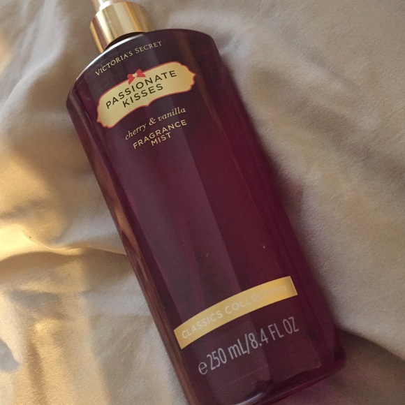 Brand new Victoria secret passionate kiss