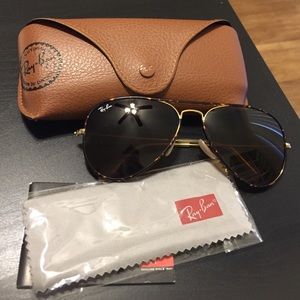 Ray Ban -- Great Condition!!