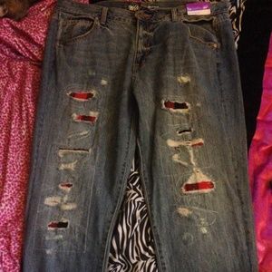 Red plaid patches, boyfriend jeans!