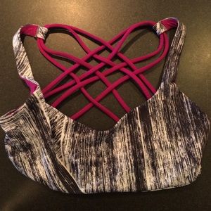 lululemon free to be *wild bra / size 6