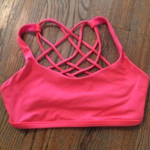 lululemon free to be *wild bra / size 6