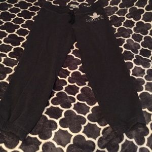 Small Arie Capri pants!