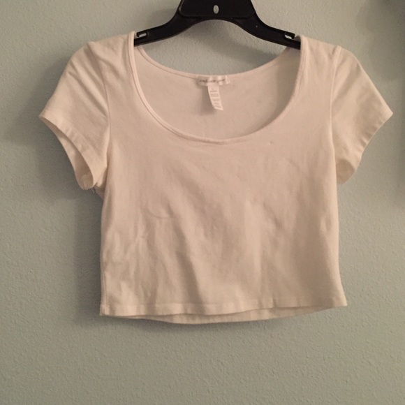 White crop top - Picture 3 of 3