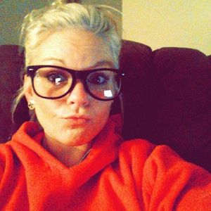 Meet your Posher, April