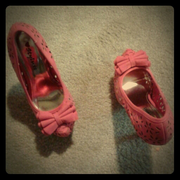 Pink bow high heels