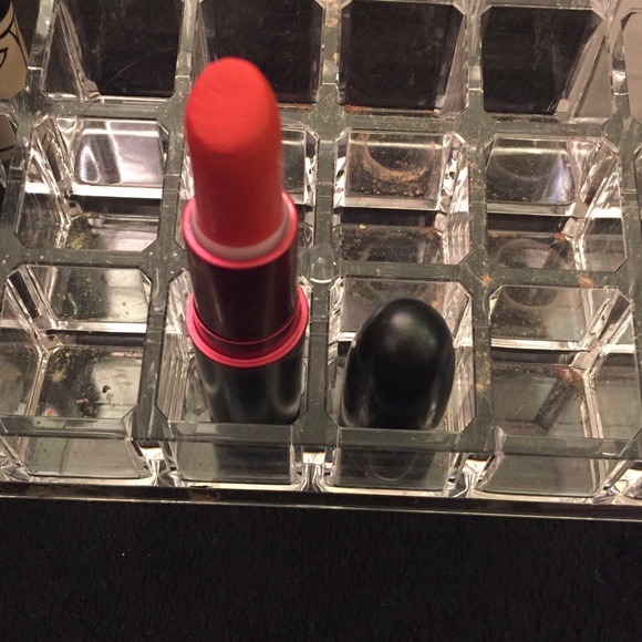 Mac sold out lipstick Miley Cyrus 2