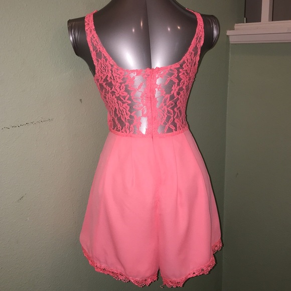 Lace Back Short Romper Sz Medium - Picture 3 of 3