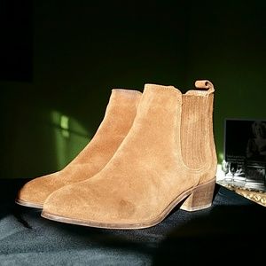 Steve Madden NYLIE Boots in Cognac