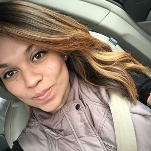 Meet your Posher, Iris