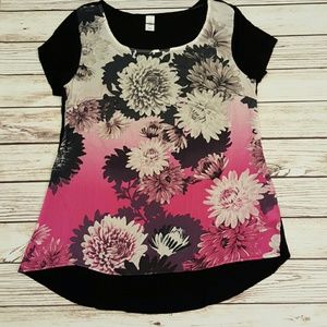 NWOT Mum printed top!