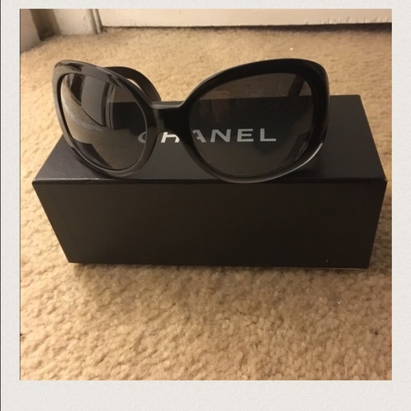 CHANEL sunglasses