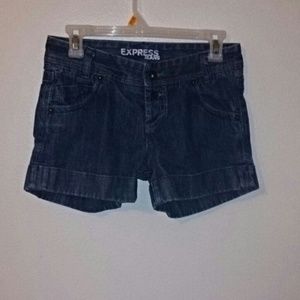 100%cotton express jean shorts.