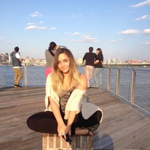 Meet your Posher, April