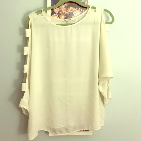 Forever 21 shirt with open sleeves. Size M