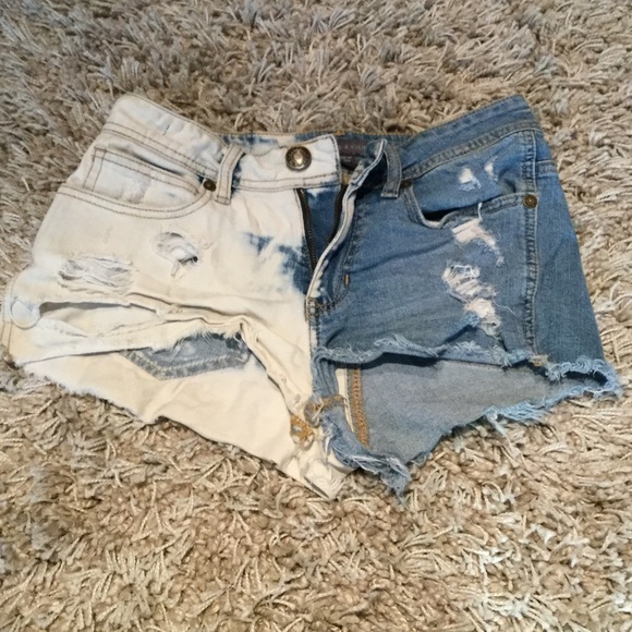 Blue jean and white jean shorts high waisted