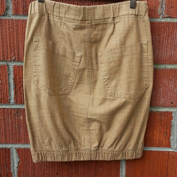 H&M Tan Skirt - Picture 3 of 4
