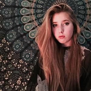 Meet your Posher, Lena