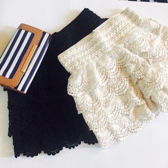 NWOT Black or White Skort